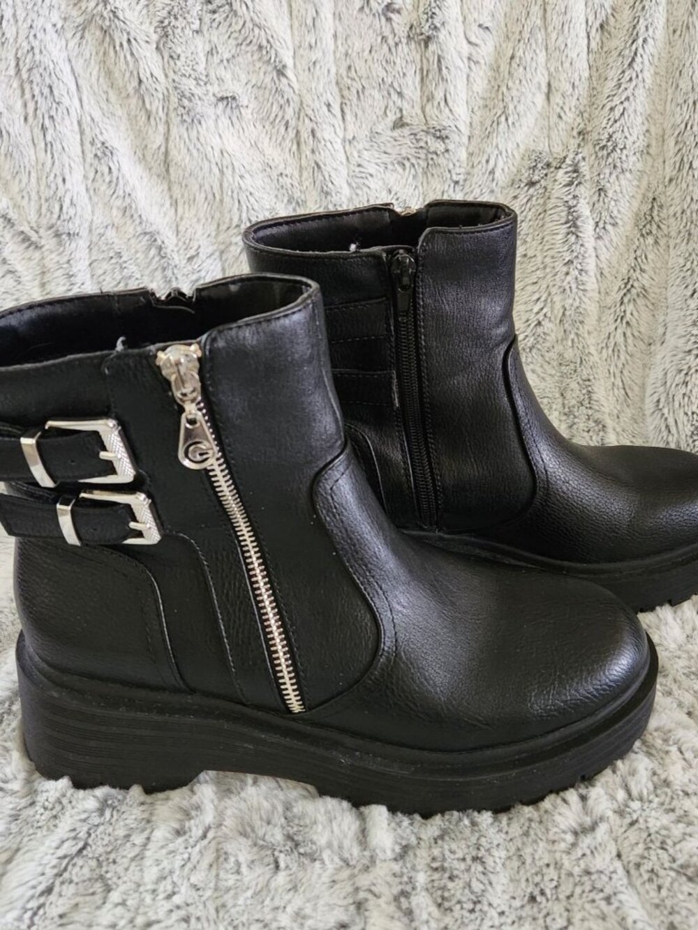 Guess GBG Los Angeles black chunky biker boots women’s shoes size 7.5M